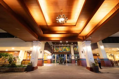 Baumanburi Hotel Patong – Foto 13