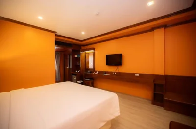Camera Superior King — Baumanburi Hotel Patong